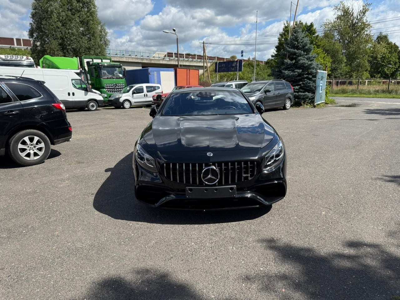 Mercedes-Benz S 63 AMG S -Klasse Coupe S 63 AMG 4Matic+ - Autó: 2 kép. Mercedes-Benz S 63 AMG S -Klasse Coupe S 63 AMG 4Matic+ - Autó: 2 kép.