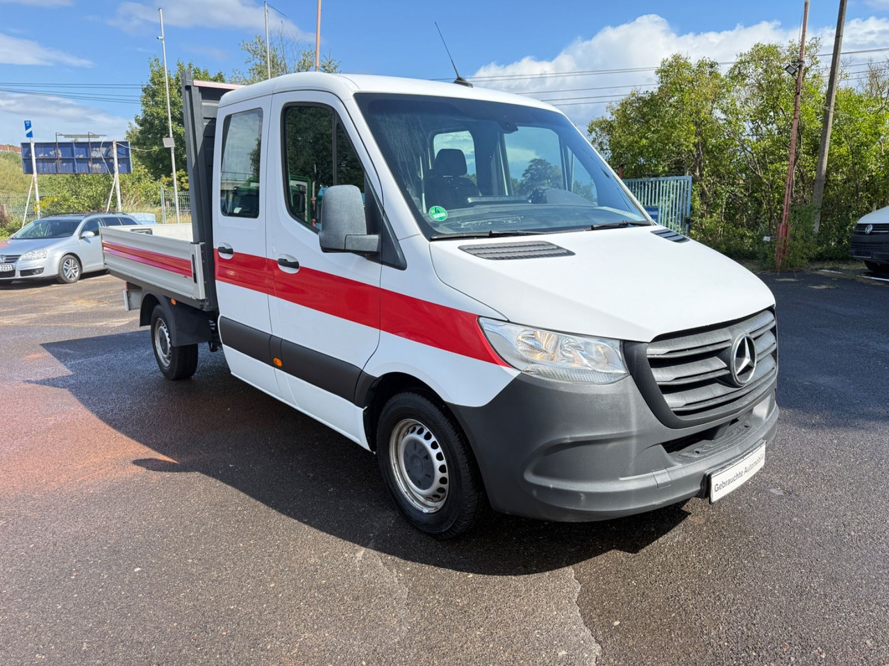 Mercedes-Benz Sprinter 214 CDI DoKa - Platós kisteherautó: 2 kép. Mercedes-Benz Sprinter 214 CDI DoKa - Platós kisteherautó: 2 kép.