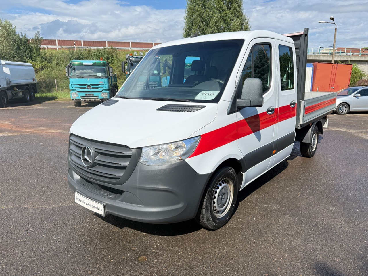 Mercedes-Benz Sprinter 214 CDI DoKa - Platós kisteherautó: 3 kép. Mercedes-Benz Sprinter 214 CDI DoKa - Platós kisteherautó: 3 kép.