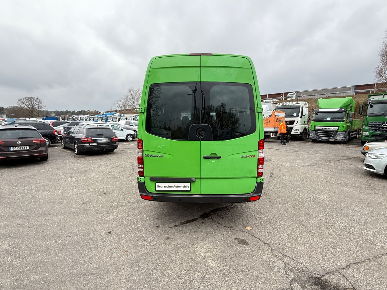 Mercedes-Benz Sprinter 313 CDI - Furgon: 4 kép. Mercedes-Benz Sprinter 313 CDI - Furgon: 4 kép.