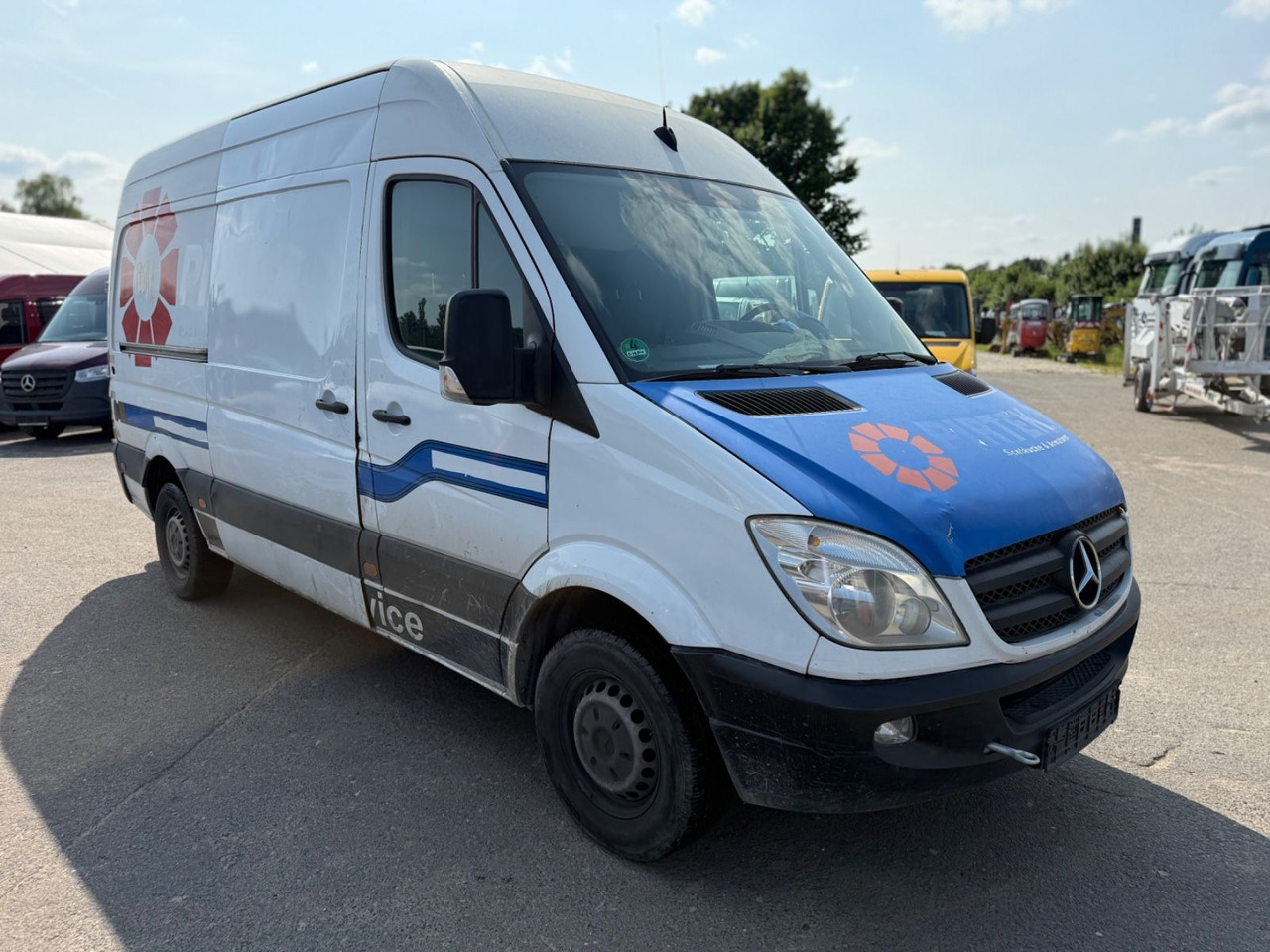 Mercedes-Benz Sprinter II Kasten 313 CDI MOTORSCHADEN !!! - Furgon: 2 kép. Mercedes-Benz Sprinter II Kasten 313 CDI MOTORSCHADEN !!! - Furgon: 2 kép.