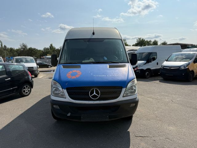 Mercedes-Benz Sprinter II Kasten 313 CDI MOTORSCHADEN !!! - Furgon: 1 kép. Mercedes-Benz Sprinter II Kasten 313 CDI MOTORSCHADEN !!! - Furgon: 1 kép.