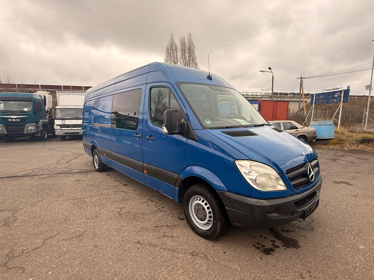 Mercedes-Benz Sprinter II Kasten 313 CDI - Furgon: 2 kép. Mercedes-Benz Sprinter II Kasten 313 CDI - Furgon: 2 kép.