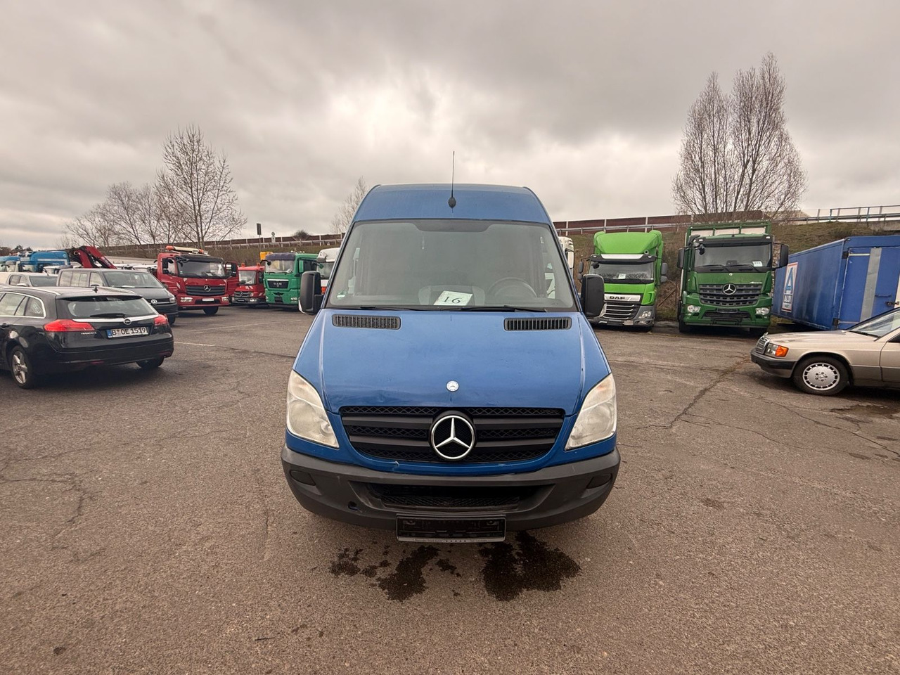 Mercedes-Benz Sprinter II Kasten 313 CDI - Furgon: 1 kép. Mercedes-Benz Sprinter II Kasten 313 CDI - Furgon: 1 kép.