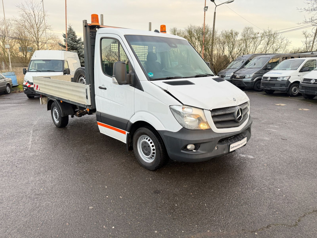 Mercedes-Benz Sprinter II Pritsche 313 CDI - Platós kisteherautó: 2 kép. Mercedes-Benz Sprinter II Pritsche 313 CDI - Platós kisteherautó: 2 kép.