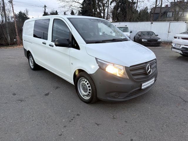Mercedes-Benz Vito 119 CDI RWD lang - Minibusz, Kisbusz: 2 kép. Mercedes-Benz Vito 119 CDI RWD lang - Minibusz, Kisbusz: 2 kép.
