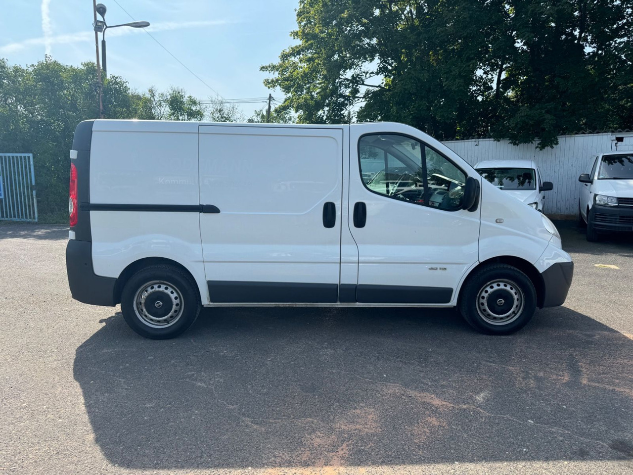 Nissan Primastar Kasten L1H1 2.9t - Kis furgon: 5 kép. Nissan Primastar Kasten L1H1 2.9t - Kis furgon: 5 kép.