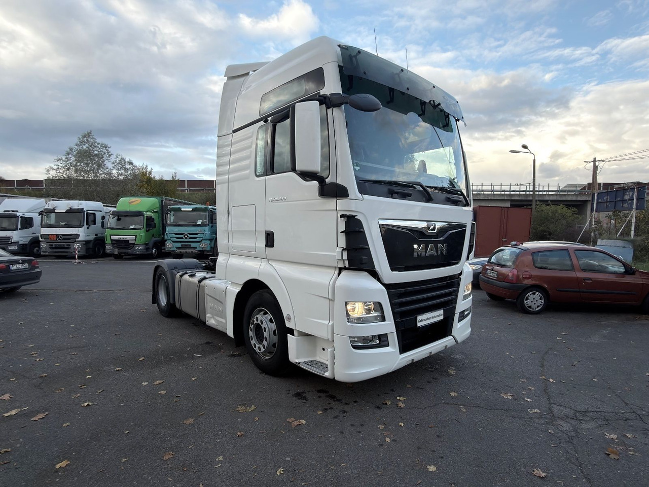 MAN TGX 18.470 - Nyergesvontató: 1 kép. MAN TGX 18.470 - Nyergesvontató: 1 kép.