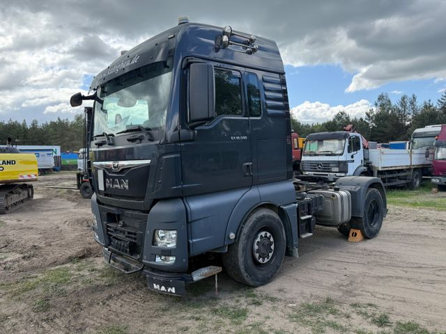 MAN TGX 18.500 Hydrodrive Kipphydraulik Motorschaden - Nyergesvontató: 3 kép. MAN TGX 18.500 Hydrodrive Kipphydraulik Motorschaden - Nyergesvontató: 3 kép.
