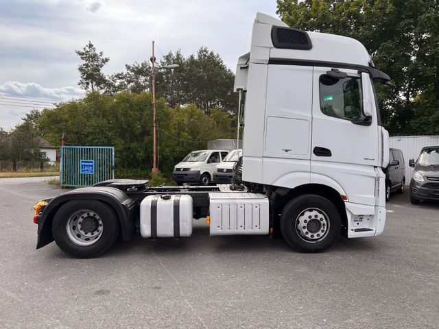 Mercedes-Benz Actros 1845 - Nyergesvontató: 5 kép. Mercedes-Benz Actros 1845 - Nyergesvontató: 5 kép.
