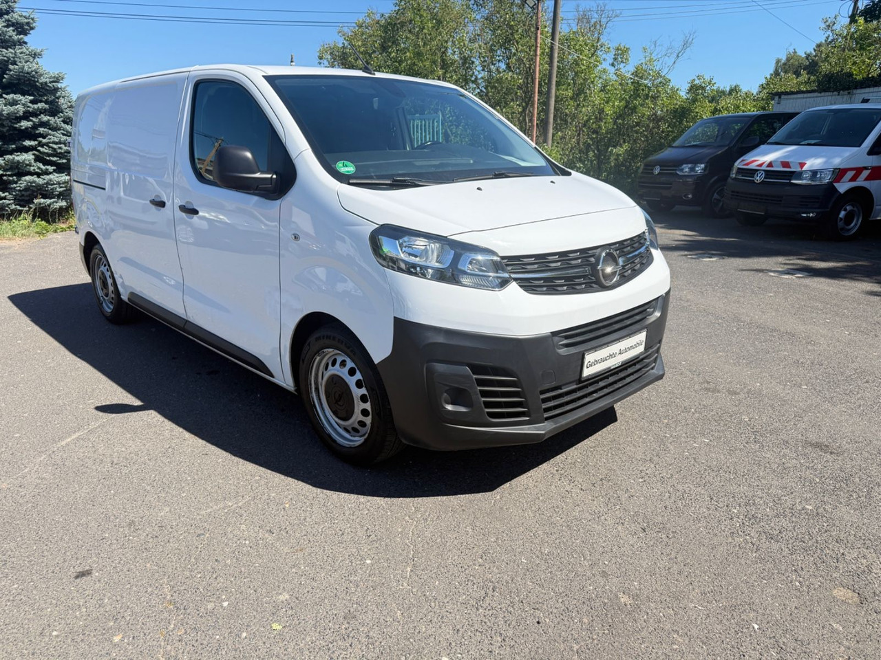 Opel Vivaro Kasten Edition - Kis furgon: 2 kép. Opel Vivaro Kasten Edition - Kis furgon: 2 kép.