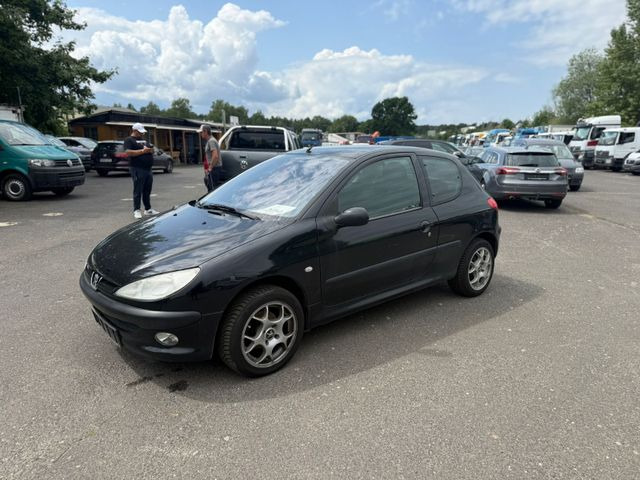 Peugeot 206 1.4 HDi - Szedán: 3 kép. Peugeot 206 1.4 HDi - Szedán: 3 kép.