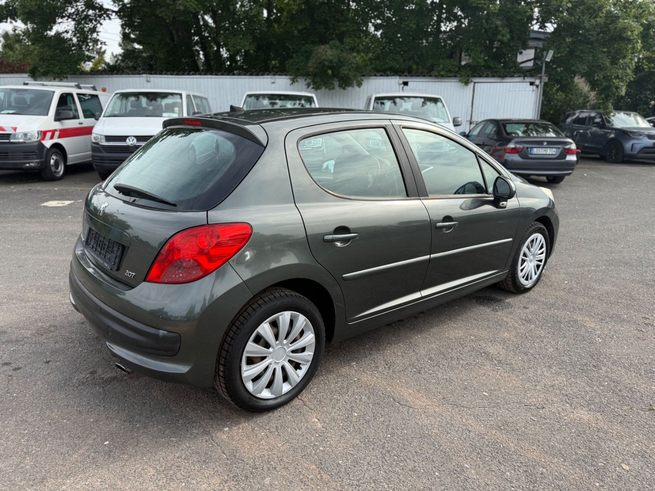 Peugeot 207 Sport Automatik - Szedán: 4 kép. Peugeot 207 Sport Automatik - Szedán: 4 kép.