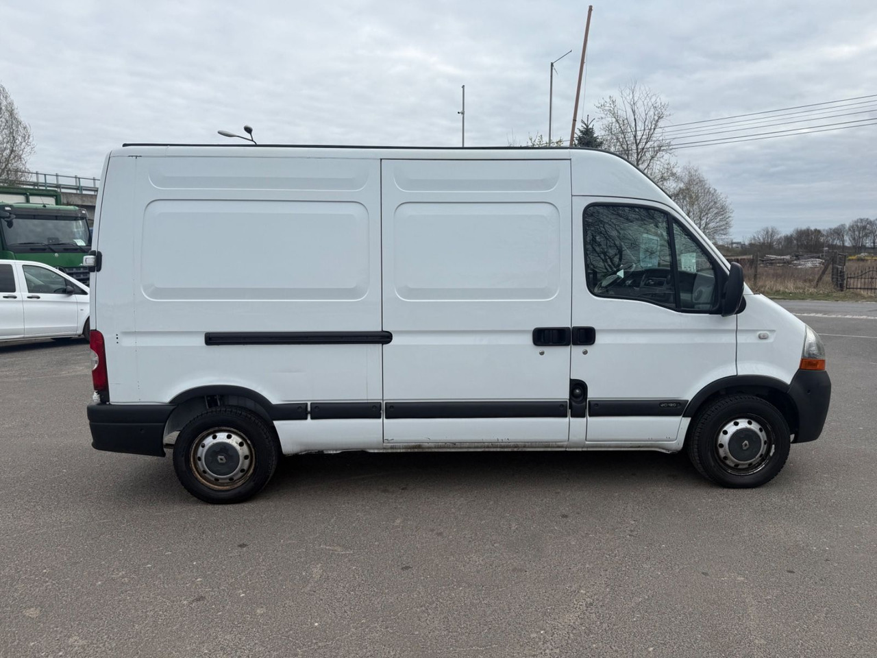 Renault Master II Phase 2 Kasten L2H2 Kasten - Kis furgon: 3 kép. Renault Master II Phase 2 Kasten L2H2 Kasten - Kis furgon: 3 kép.
