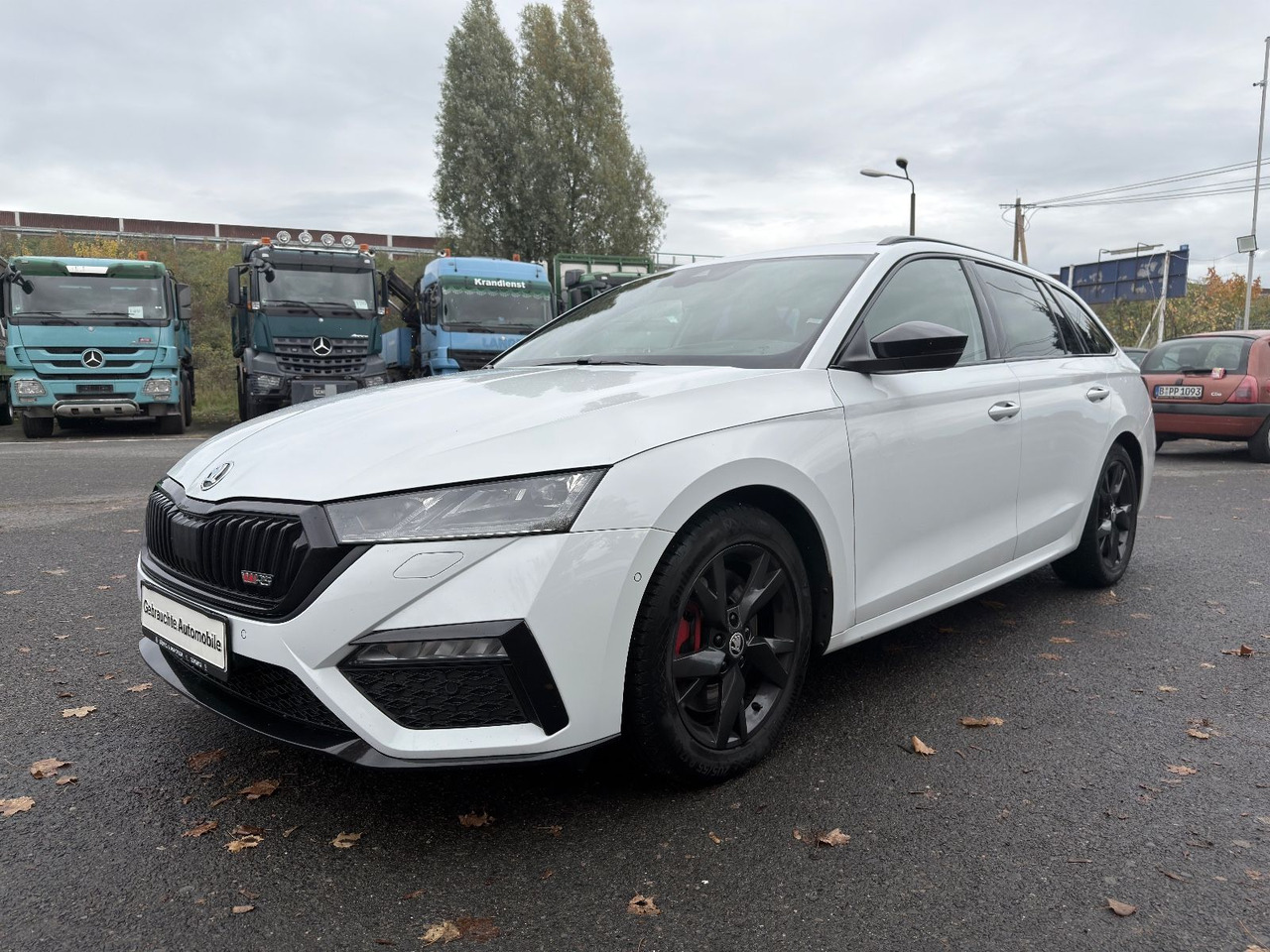 Skoda Octavia Combi RS First Edition - Kombi: 3 kép. Skoda Octavia Combi RS First Edition - Kombi: 3 kép.