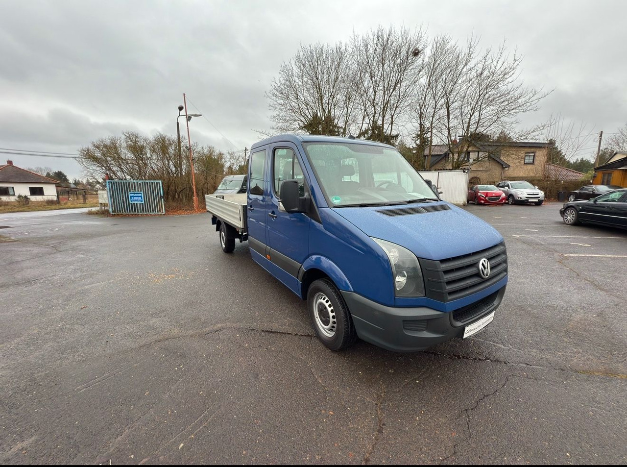 Volkswagen Crafter Pritsche 35 lang L3 Doppelkabine - Platós kisteherautó: 2 kép. Volkswagen Crafter Pritsche 35 lang L3 Doppelkabine - Platós kisteherautó: 2 kép.
