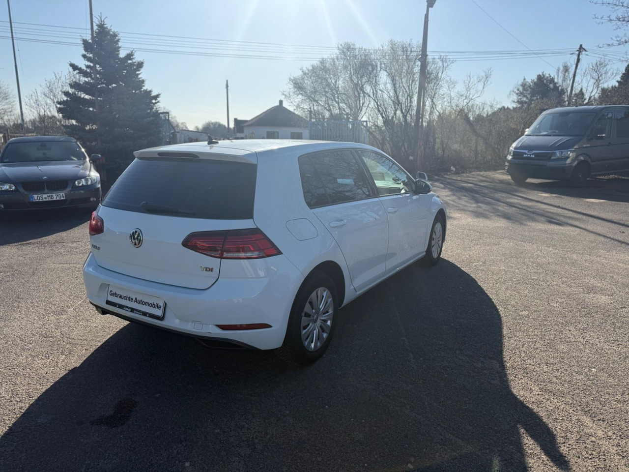 Volkswagen Golf VII Lim. Trendline BMT/Start-Stopp - Hatchback: 3 kép. Volkswagen Golf VII Lim. Trendline BMT/Start-Stopp - Hatchback: 3 kép.