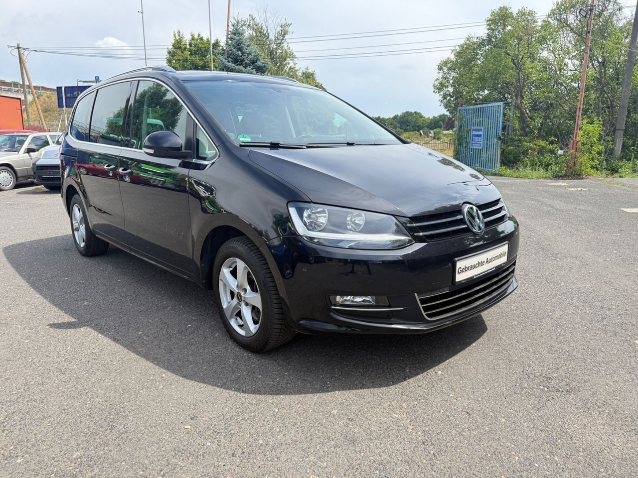 Volkswagen Sharan Highline BMT - Kisbusz: 2 kép. Volkswagen Sharan Highline BMT - Kisbusz: 2 kép.