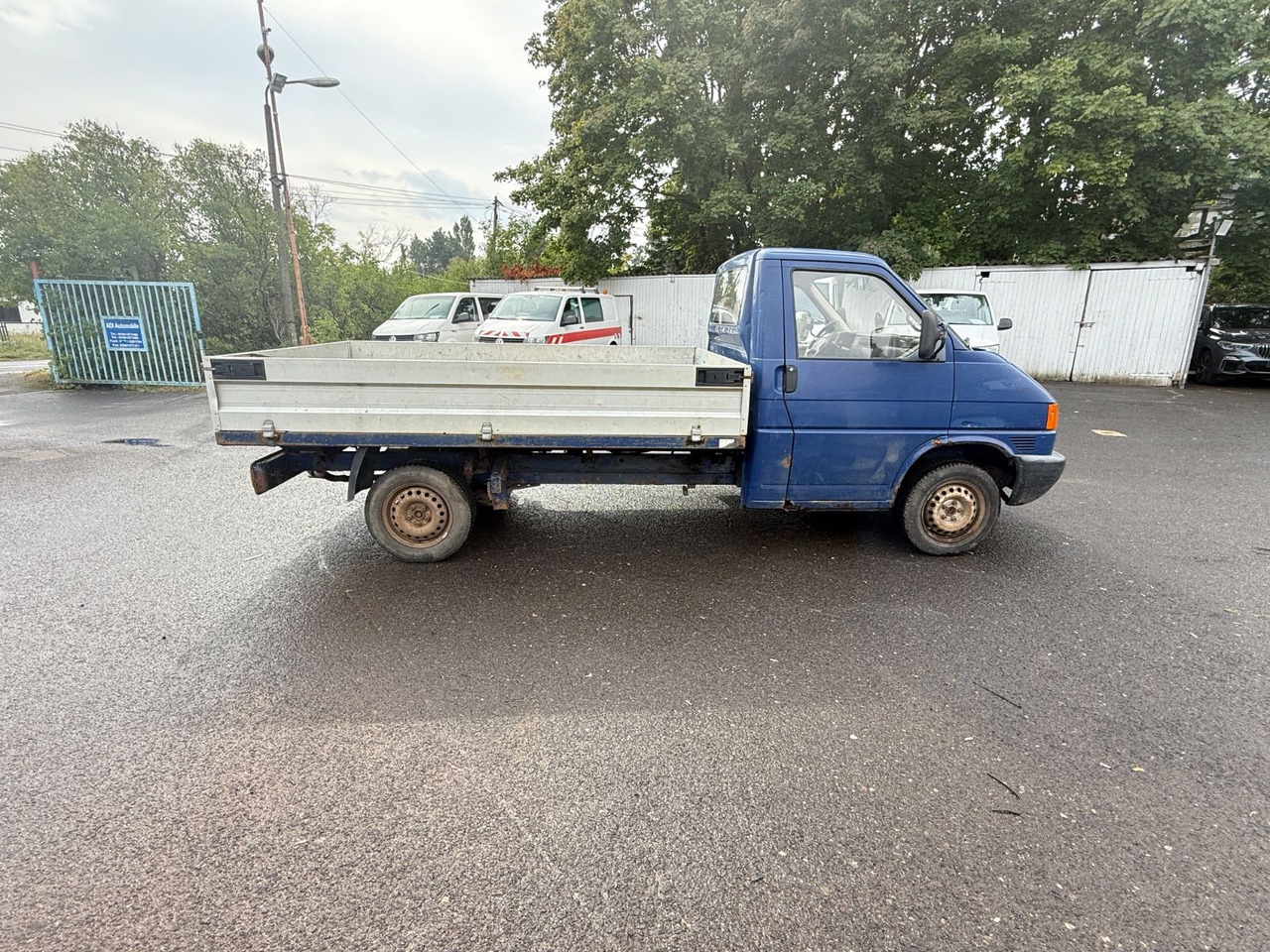 Volkswagen T4 2.5 TDI - Platós kisteherautó: 5 kép. Volkswagen T4 2.5 TDI - Platós kisteherautó: 5 kép.