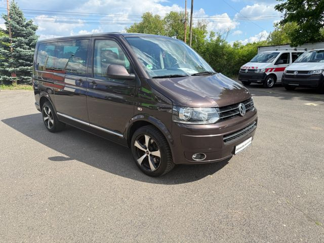 Volkswagen T5 Multivan Highline - Kisbusz: 2 kép. Volkswagen T5 Multivan Highline - Kisbusz: 2 kép.