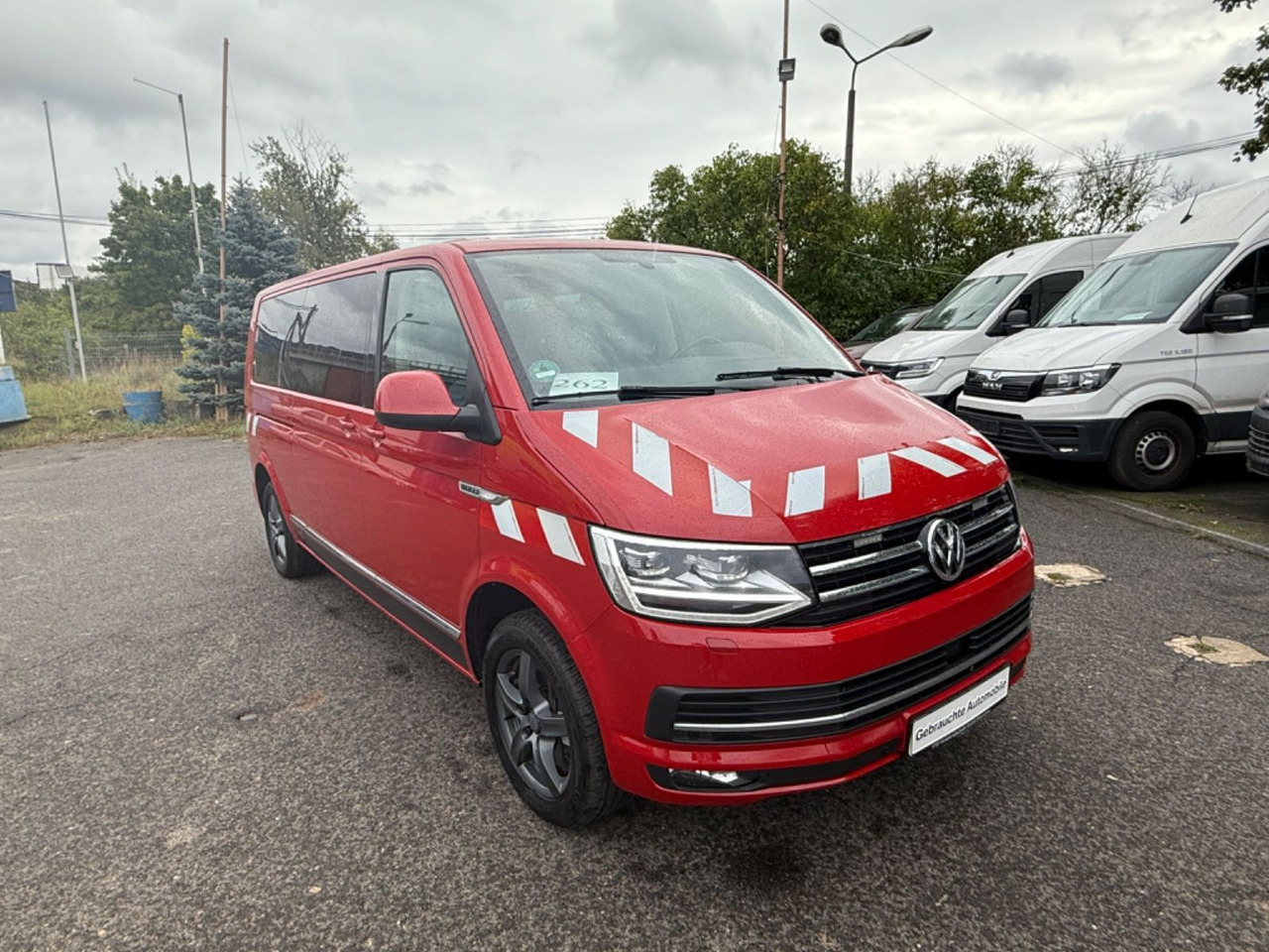Volkswagen T6 Transporter Bus Multivan Comfortline lang - Kis furgon: 2 kép. Volkswagen T6 Transporter Bus Multivan Comfortline lang - Kis furgon: 2 kép.