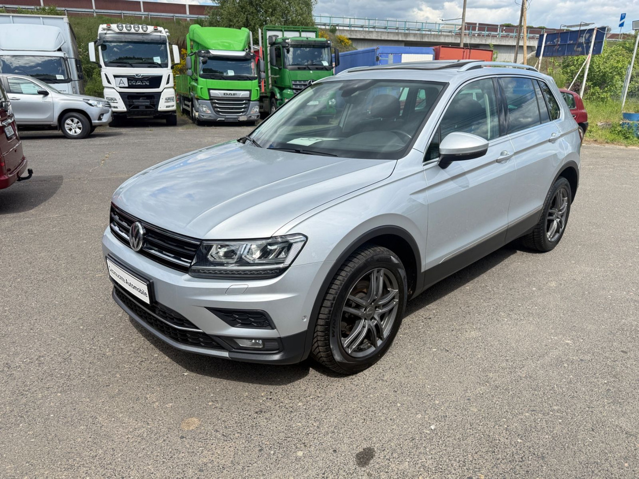 Volkswagen Tiguan Highline BMT/Start-Stopp 4Motion - Terepjáró/ SUV: 3 kép. Volkswagen Tiguan Highline BMT/Start-Stopp 4Motion - Terepjáró/ SUV: 3 kép.
