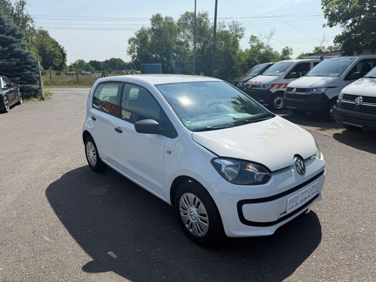 Volkswagen up! take up! BMT eco - Szedán: 2 kép. Volkswagen up! take up! BMT eco - Szedán: 2 kép.