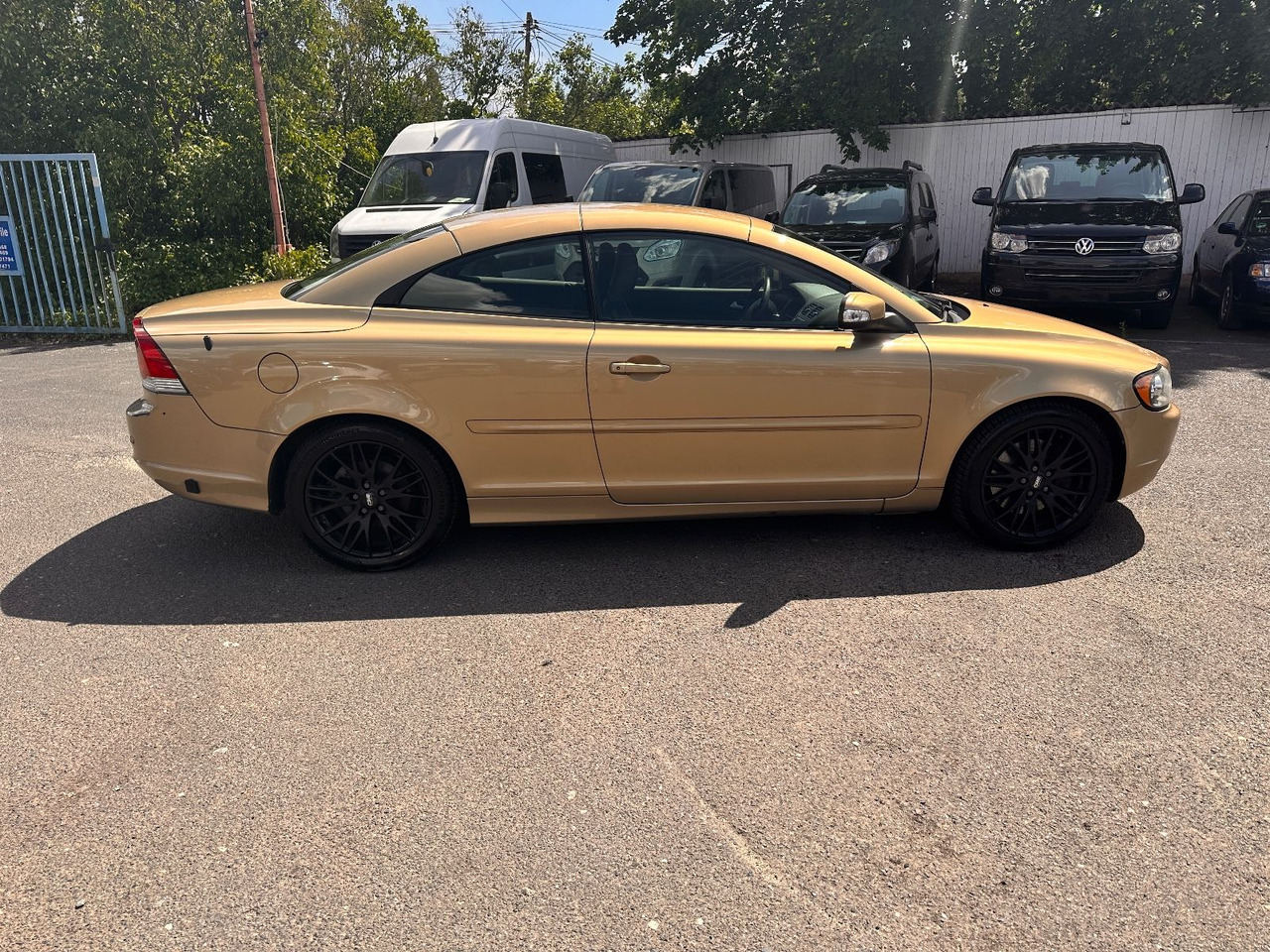 Volvo C70 Cabriolet 2.4 Kinetic Benzin/Flüssiggas - Autó: 4 kép. Volvo C70 Cabriolet 2.4 Kinetic Benzin/Flüssiggas - Autó: 4 kép.