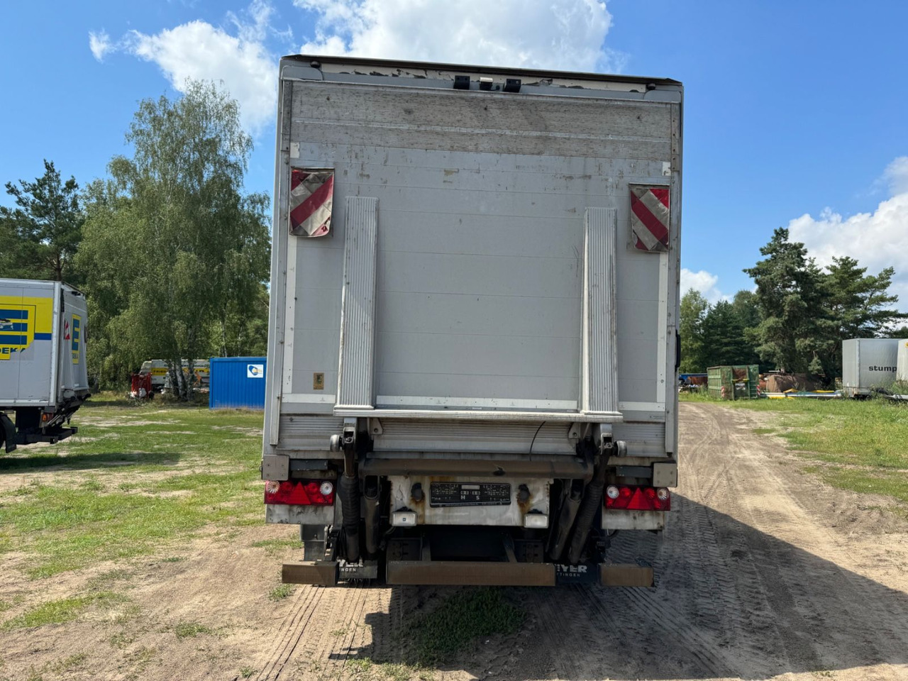 Wagen-Mayer HSK 10-9 mit LBW - Félpótkocsi hűtős: 4 kép. Wagen-Mayer HSK 10-9 mit LBW - Félpótkocsi hűtős: 4 kép.