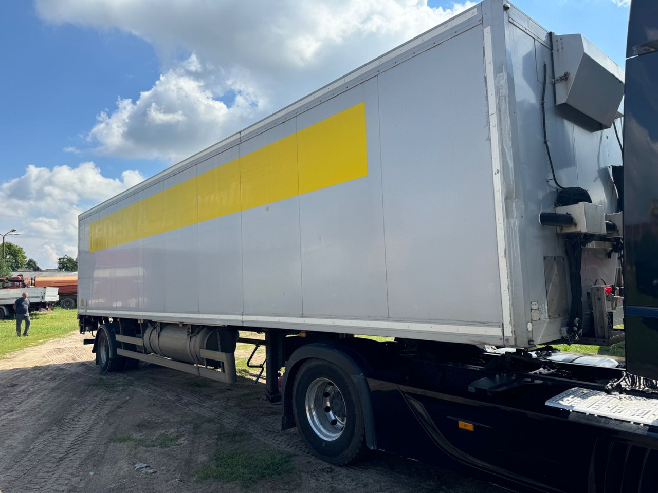 Wagen-Mayer HSK 10-9 mit LBW - Félpótkocsi hűtős: 2 kép. Wagen-Mayer HSK 10-9 mit LBW - Félpótkocsi hűtős: 2 kép.