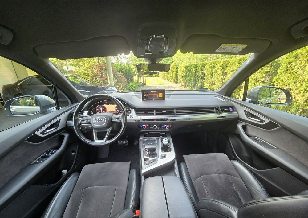 Audi Q7 - Terepjáró/ SUV: 3 kép. Audi Q7 - Terepjáró/ SUV: 3 kép.