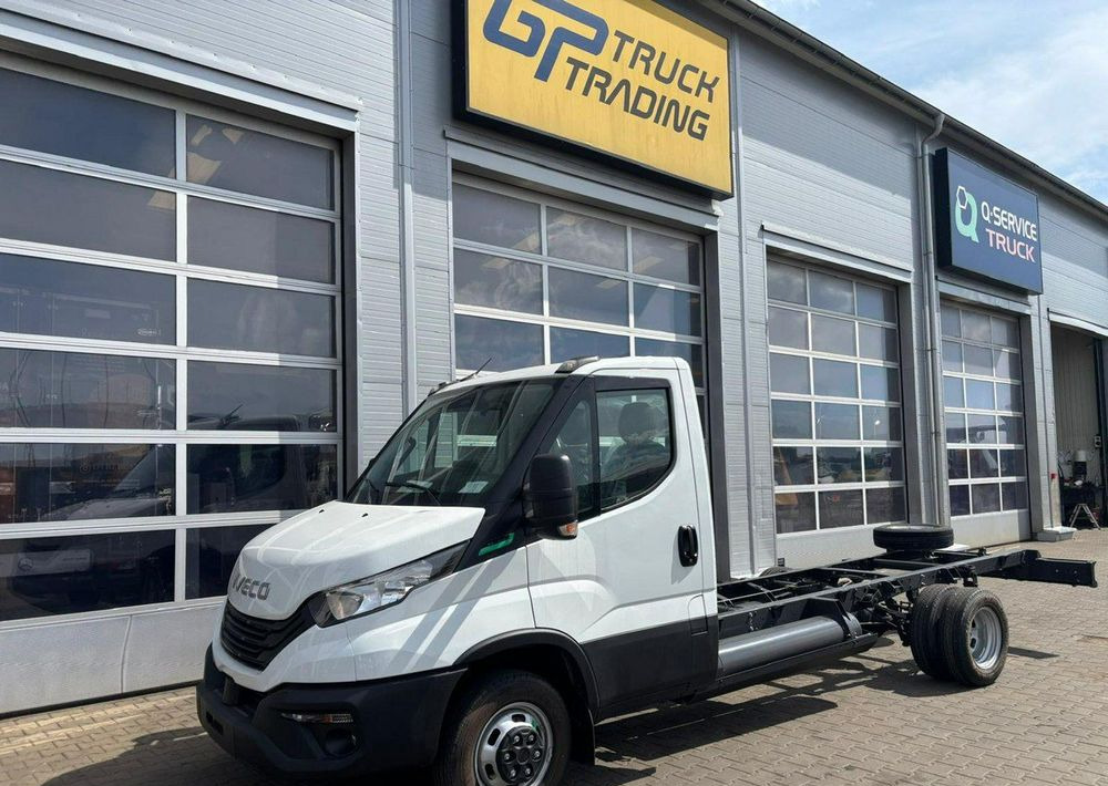 Iveco Daily CNG - Alvaz teherautó: 1 kép. Iveco Daily CNG - Alvaz teherautó: 1 kép.