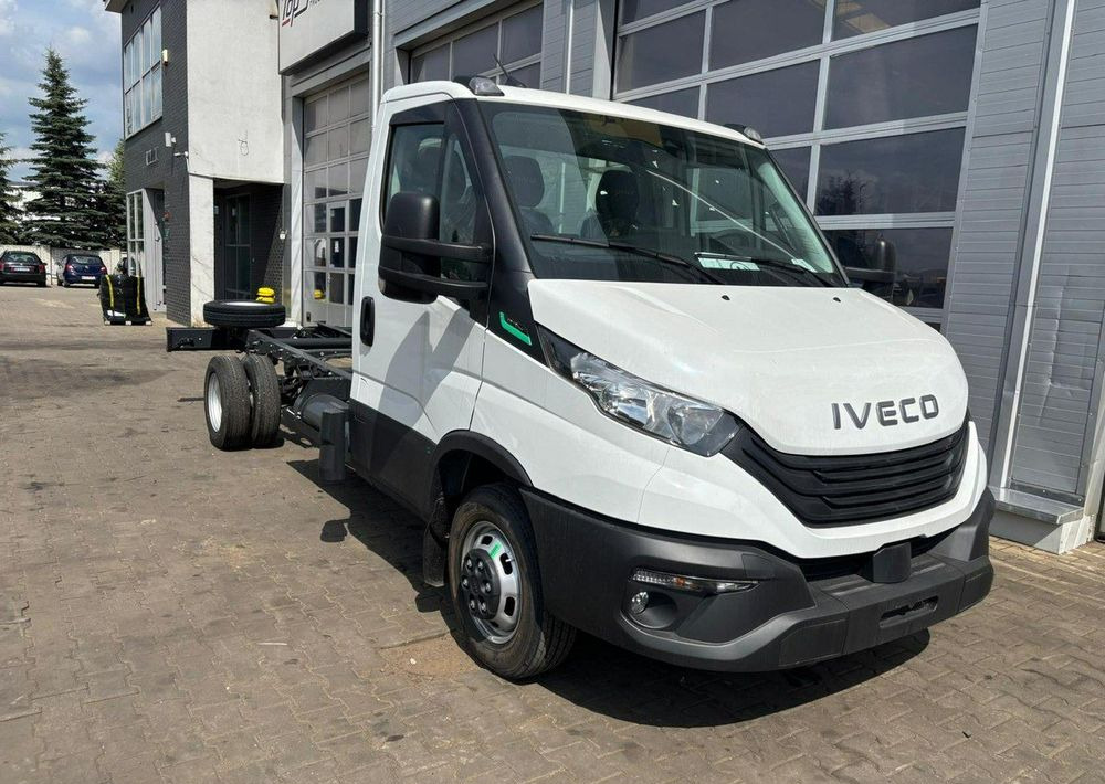 Iveco Daily CNG - Alvaz teherautó: 4 kép. Iveco Daily CNG - Alvaz teherautó: 4 kép.