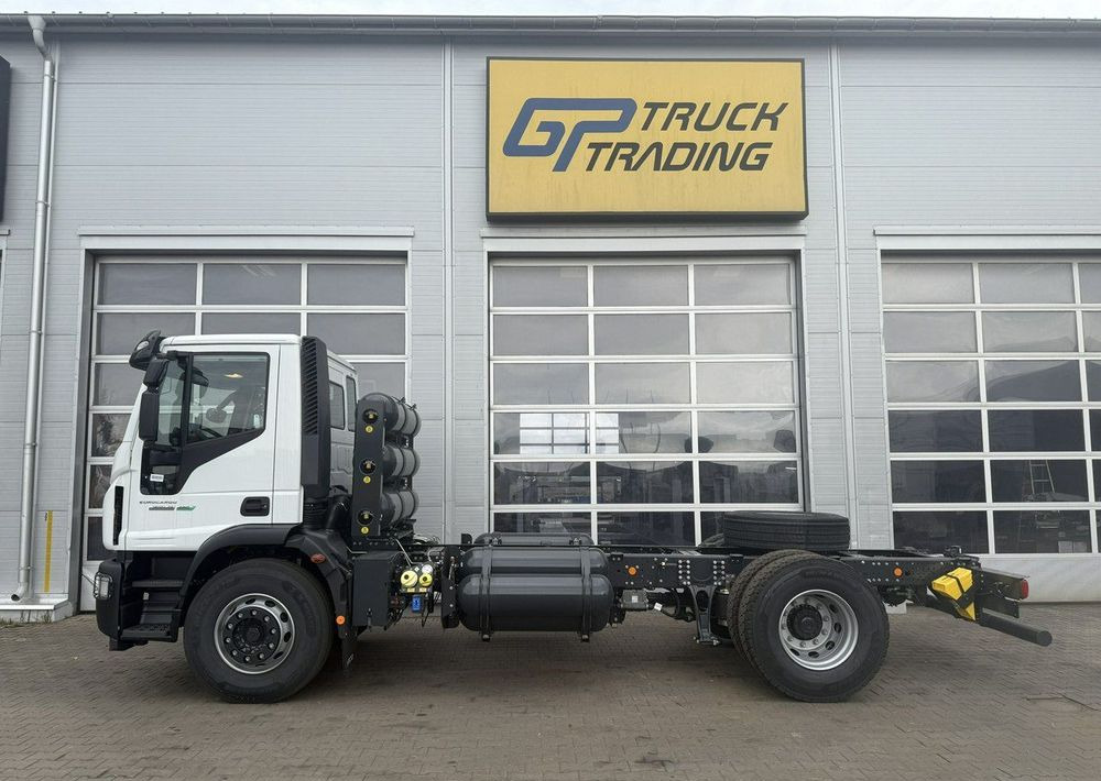 Iveco EuroCargo CNG - Alvaz teherautó: 2 kép. Iveco EuroCargo CNG - Alvaz teherautó: 2 kép.