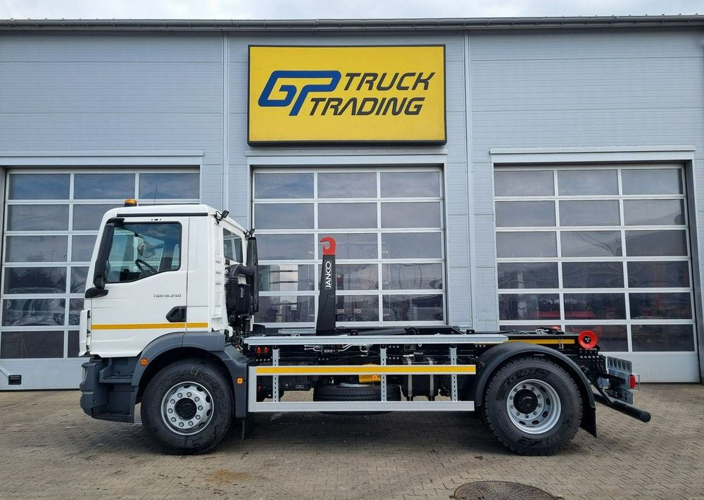 MAN TGM 18 250 - Szemetesautó: 1 kép. MAN TGM 18 250 - Szemetesautó: 1 kép.