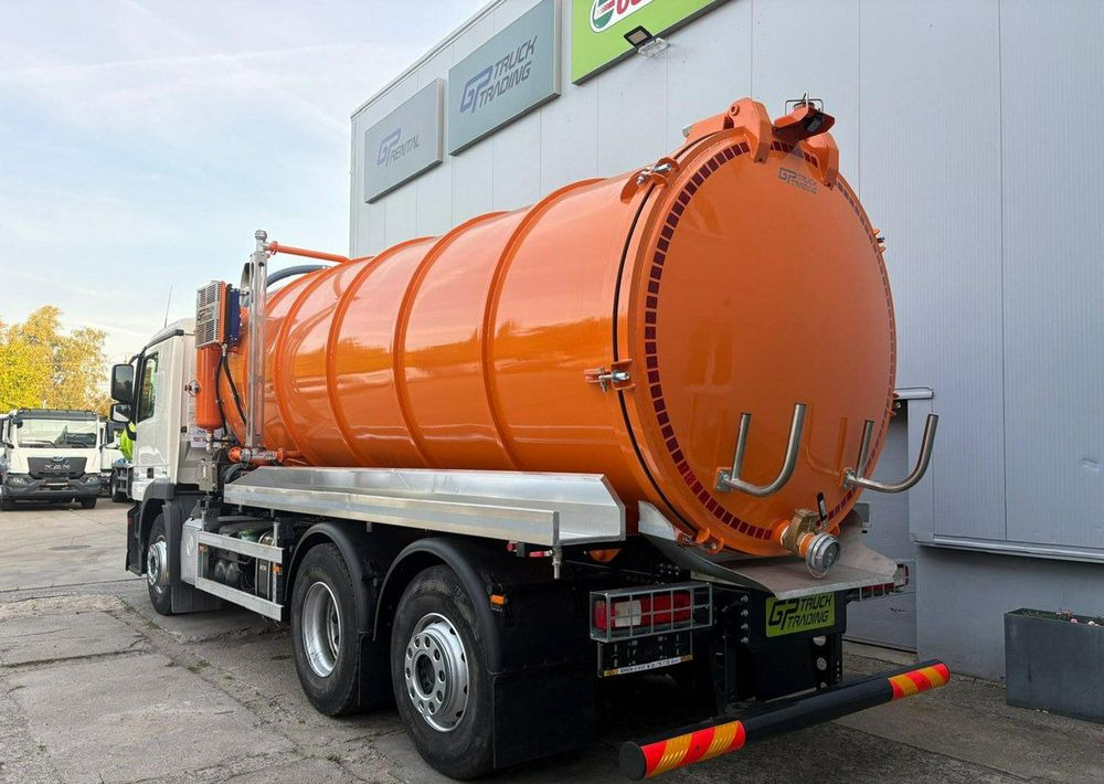 Mercedes-Benz Actros 2532 - Tartályos teherautó: 5 kép. Mercedes-Benz Actros 2532 - Tartályos teherautó: 5 kép.