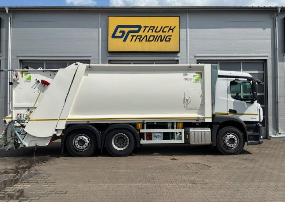 Mercedes-Benz Actros - Szemetesautó: 4 kép. Mercedes-Benz Actros - Szemetesautó: 4 kép.