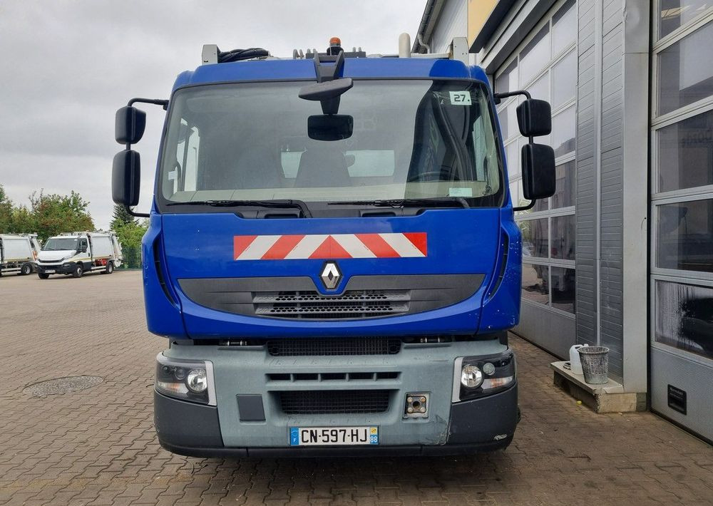 Renault D26 - Szemetesautó: 2 kép. Renault D26 - Szemetesautó: 2 kép.
