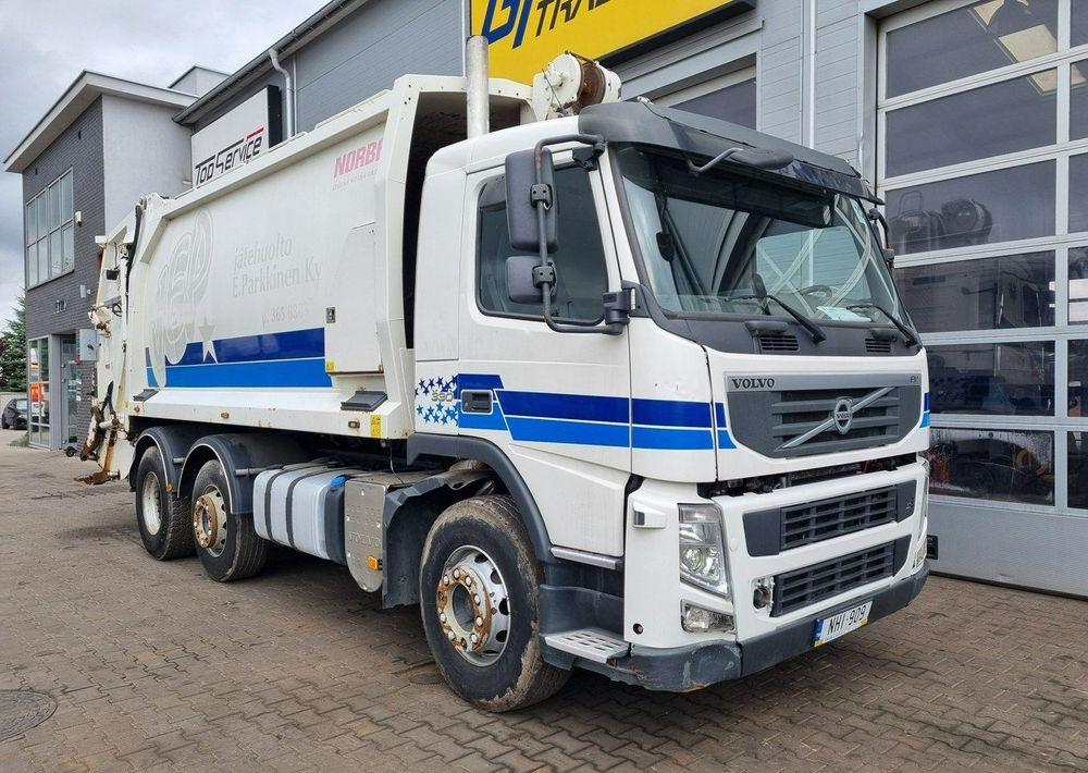 Volvo FM 330, zabudowa śmieciarki Norba - Szemetesautó: 3 kép. Volvo FM 330, zabudowa śmieciarki Norba - Szemetesautó: 3 kép.