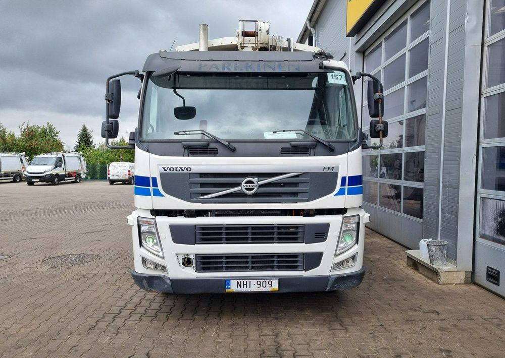 Volvo FM 330, zabudowa śmieciarki Norba - Szemetesautó: 2 kép. Volvo FM 330, zabudowa śmieciarki Norba - Szemetesautó: 2 kép.