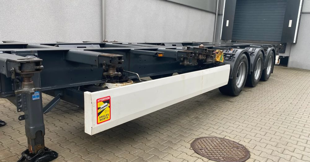 Krone SD - Félpótkocsi cserefelépítményes: 4 kép. Krone SD - Félpótkocsi cserefelépítményes: 4 kép.
