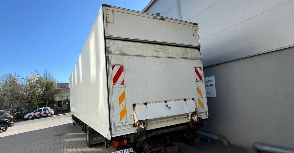 MAN TGL 12.250 4x2BL - Dobozos felépítményű teherautó: 4 kép. MAN TGL 12.250 4x2BL - Dobozos felépítményű teherautó: 4 kép.