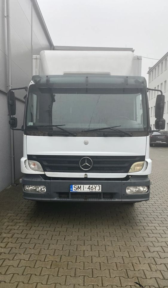 Mercedes-Benz atego - Hűtős teherautó: 5 kép. Mercedes-Benz atego - Hűtős teherautó: 5 kép.