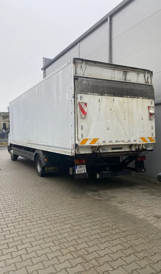 Mercedes-Benz atego - Hűtős teherautó: 4 kép. Mercedes-Benz atego - Hűtős teherautó: 4 kép.