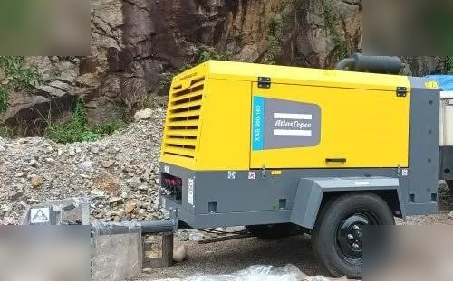 ATLAS COPCO 300 CFM - Légkompresszor: 1 kép. ATLAS COPCO 300 CFM - Légkompresszor: 1 kép.