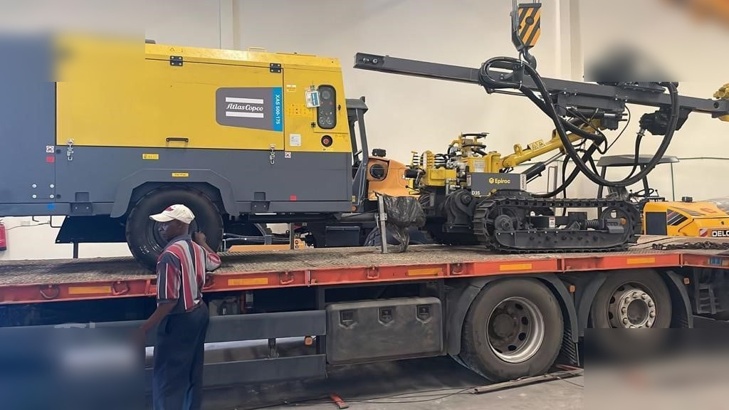 ATLAS COPCO 500 CFM - Légkompresszor: 5 kép. ATLAS COPCO 500 CFM - Légkompresszor: 5 kép.