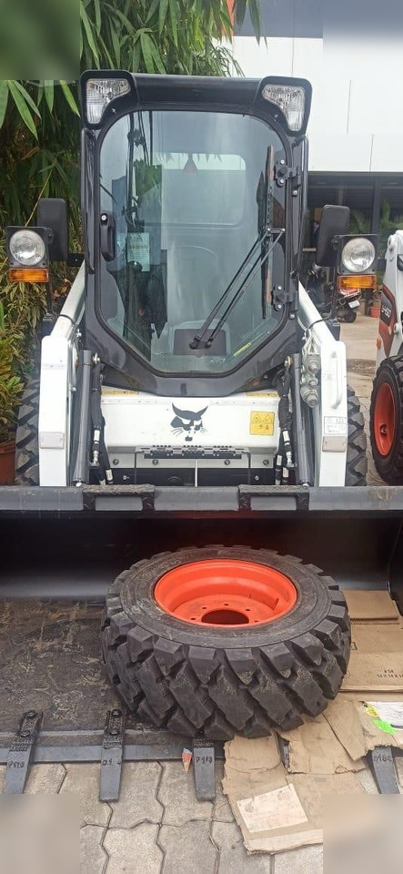 Új Mini homlokrakodó BOBCAT S450: 9 kép.