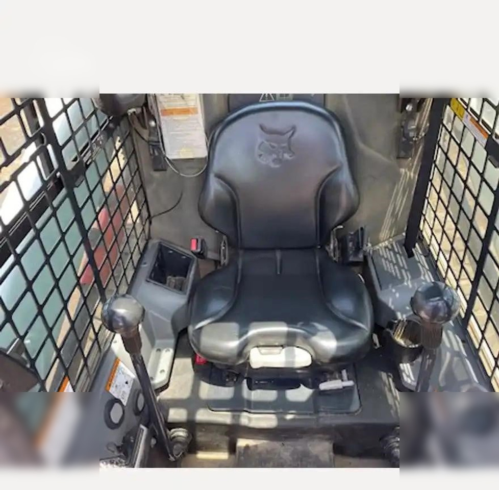 BOBCAT S590 - Mini homlokrakodó: 5 kép. BOBCAT S590 - Mini homlokrakodó: 5 kép.