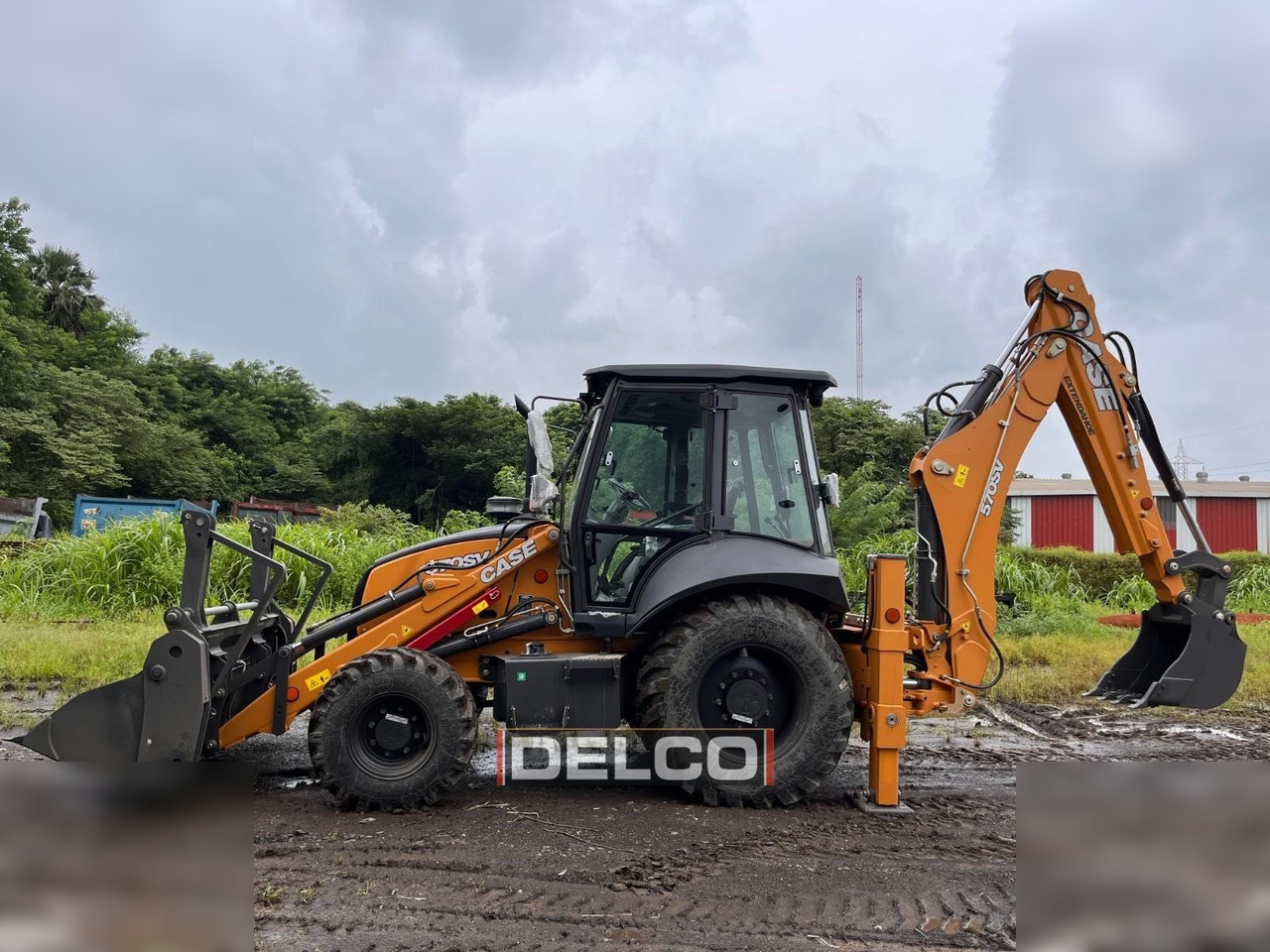 CASE 570SV - Kotrórakodó: 2 kép. CASE 570SV - Kotrórakodó: 2 kép.