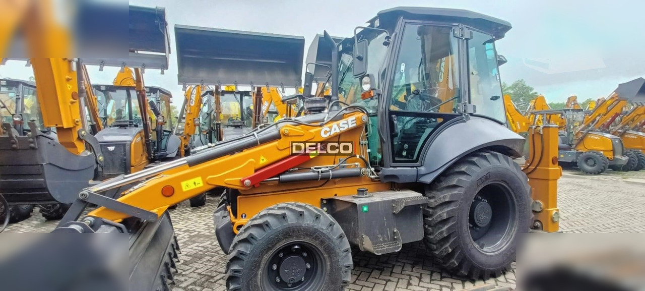 CASE 570SV - Kotrórakodó: 2 kép. CASE 570SV - Kotrórakodó: 2 kép.